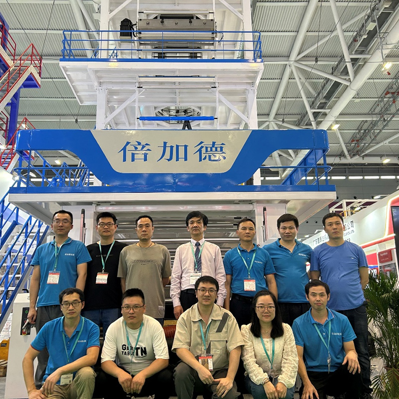 Mul-Plus Stretch Hood Tech ขโมยสปอตไลท์ที่ Chinaplas 2025